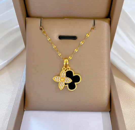 Double Flower Pendant Necklace