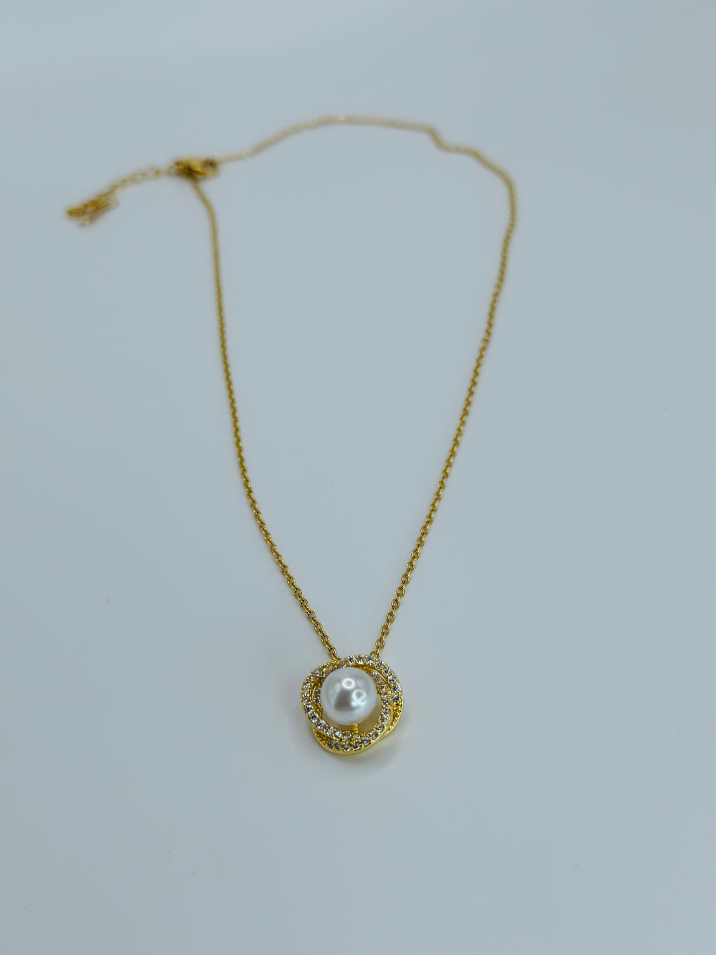 Center Pearl Necklace